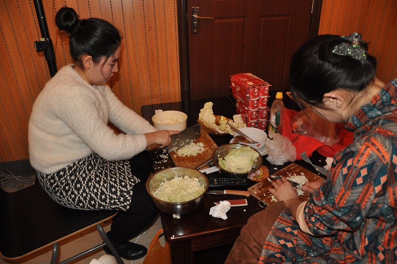 “春节，来份DIY的热饺子”——教育学部寒假留校学生新年活动顺利举行
