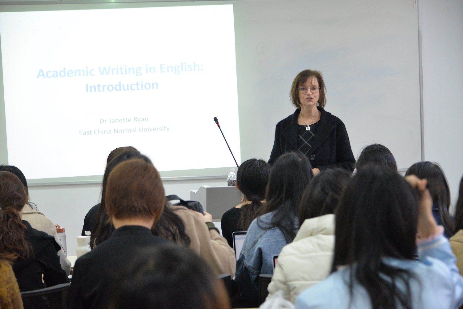 佛年计划∣教育学部2018级佛年班全英语课程之“Academic Writing in English”开讲
